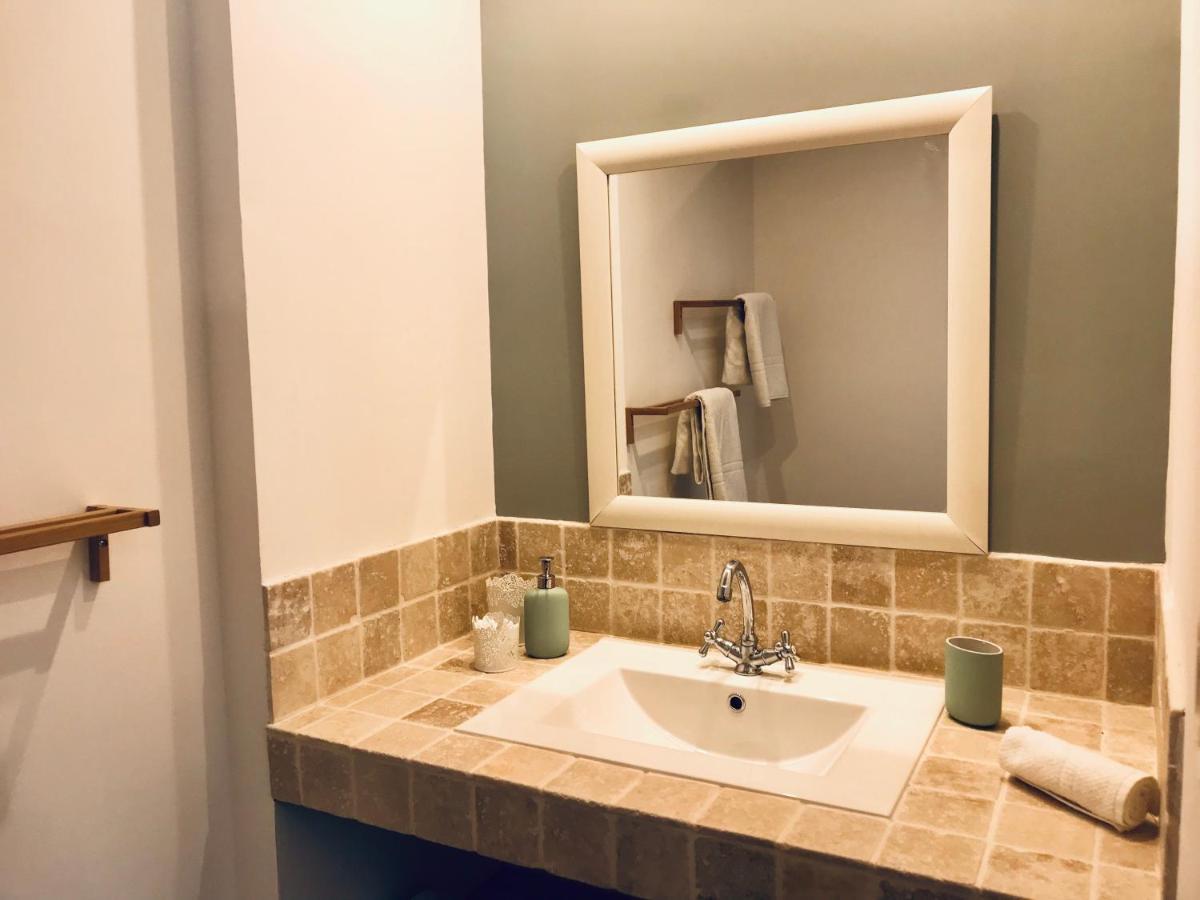 La Petite Sardine Bed & Breakfast Lirac Екстериор снимка