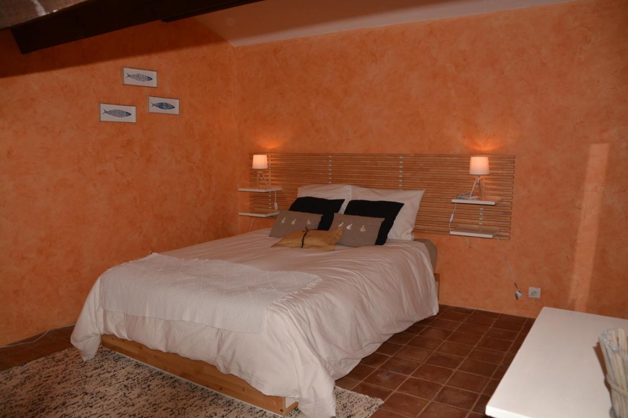 La Petite Sardine Bed & Breakfast Lirac Екстериор снимка