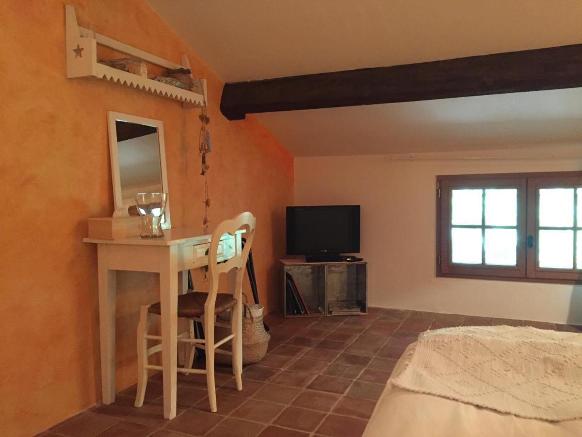 La Petite Sardine Bed & Breakfast Lirac Екстериор снимка