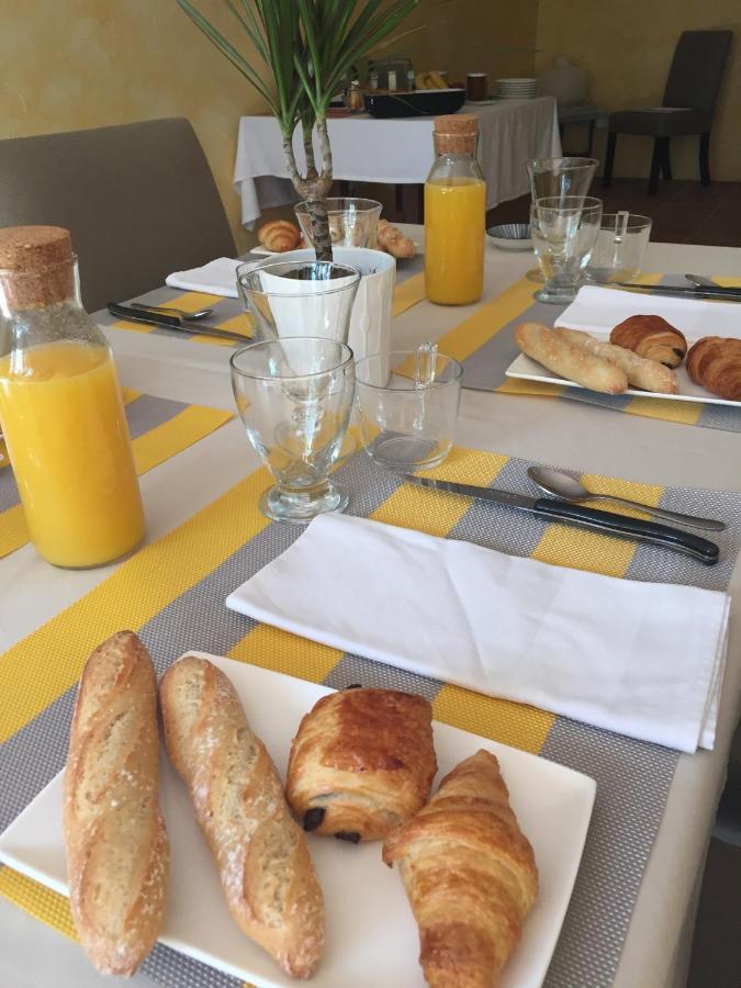 La Petite Sardine Bed & Breakfast Lirac Екстериор снимка