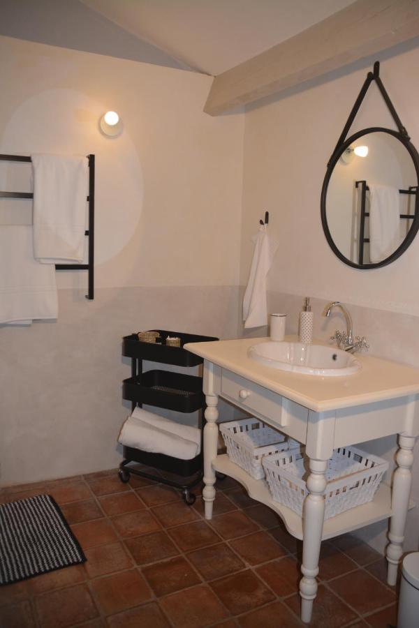 La Petite Sardine Bed & Breakfast Lirac Екстериор снимка